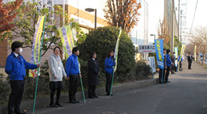 藤枝西高等学校前にて『年末交通安全県民運動』の交通安全活動を実施しました