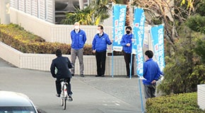 藤枝北高等学校前にて交通安全活動を実施