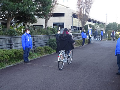 藤枝西高等学校正門前